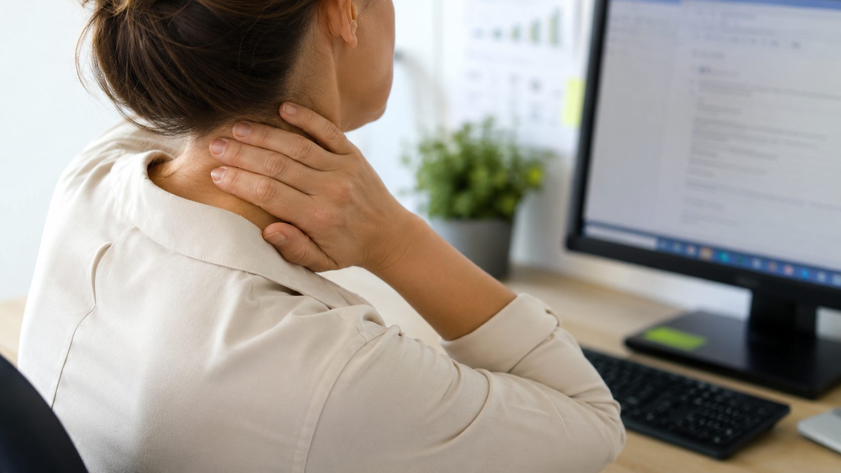 Ottawa office worker with neck and shoulder pain from desk work and screen use